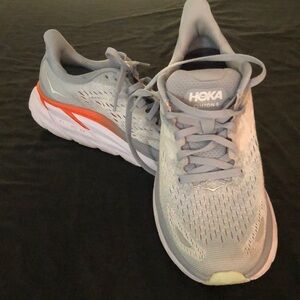 Hoka clifton 8
Excellent condition